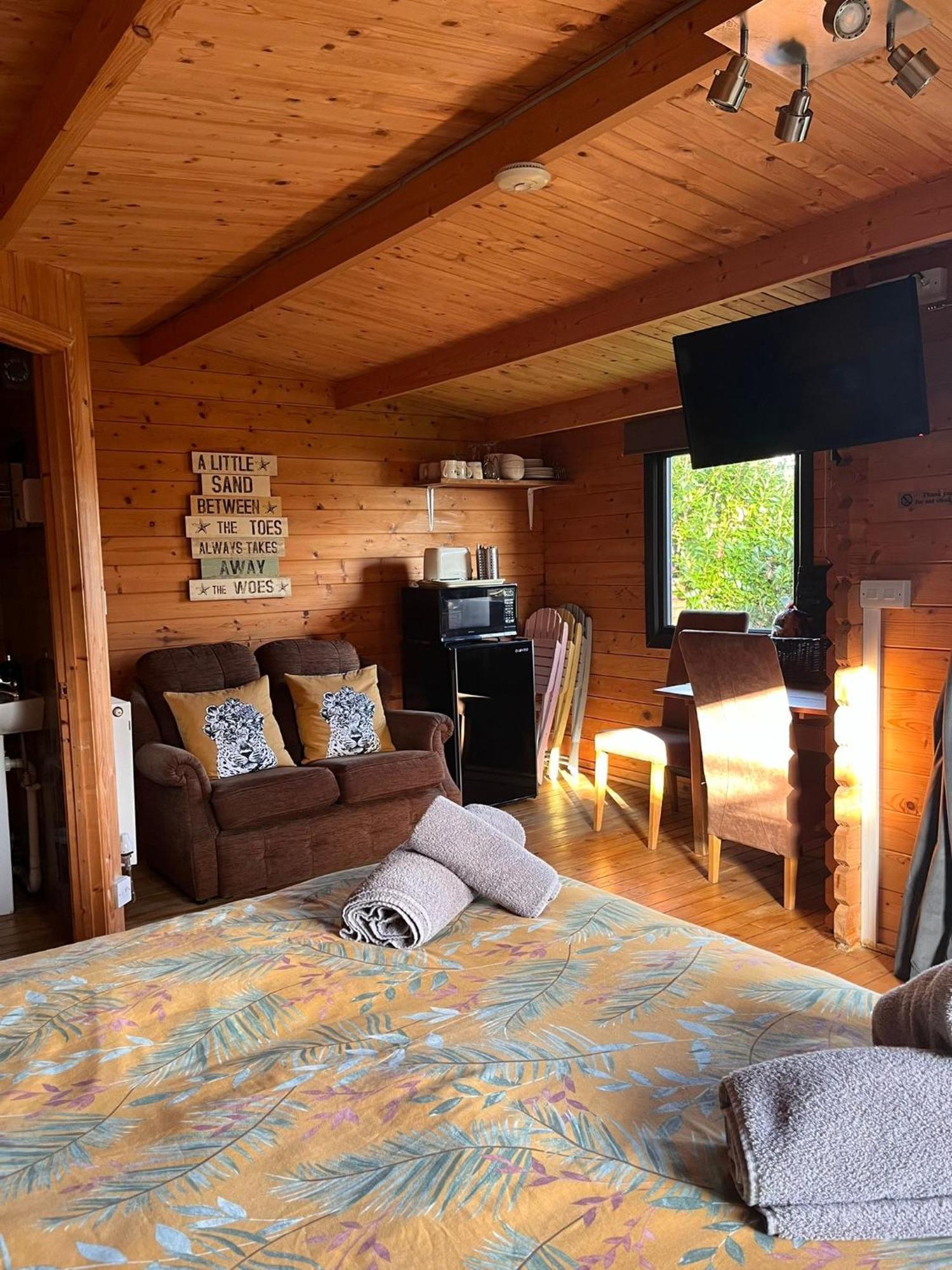 Morlais Log Cabin Lyme Regis Eksteriør bilde